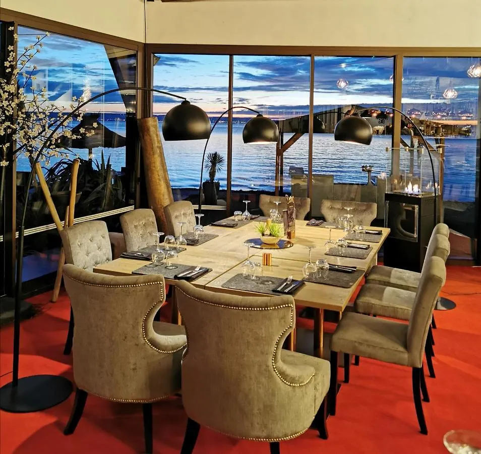Le Royal Provence Hotel Rognac 2*,